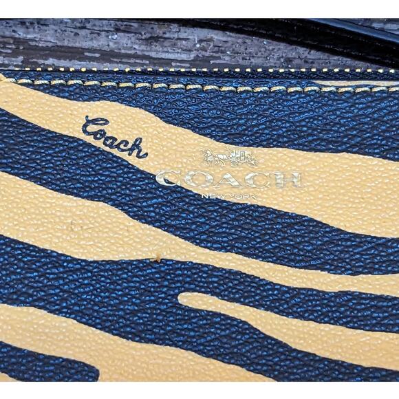 COACH Animal Print Vegan Leather Card Organizer Wristlet - Picture 3 of 5